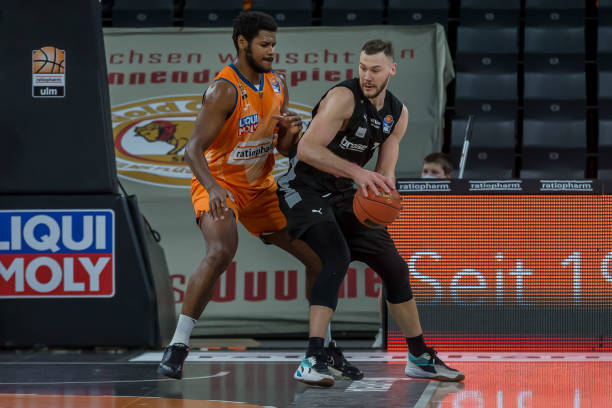 崔宸曦背后 崔宸曦背后